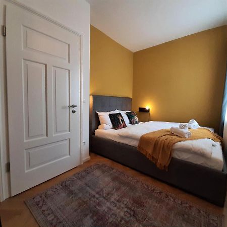 Apartment 4-6 Personen I 80Qm I Altstadt I Dachterasse I Parkplatz 施特劳宾 外观 照片