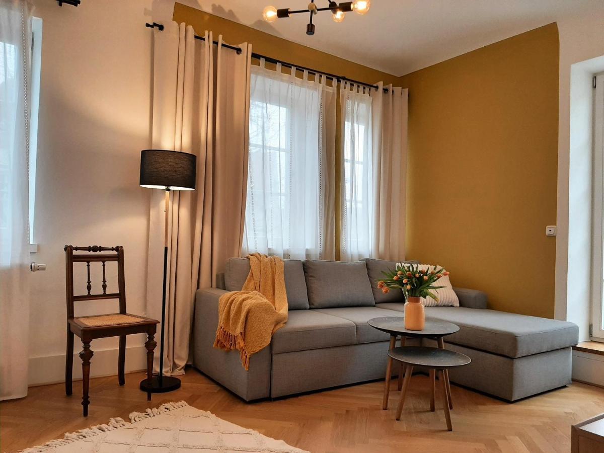Apartment 4-6 Personen I 80Qm I Altstadt I Dachterasse I Parkplatz 施特劳宾 外观 照片