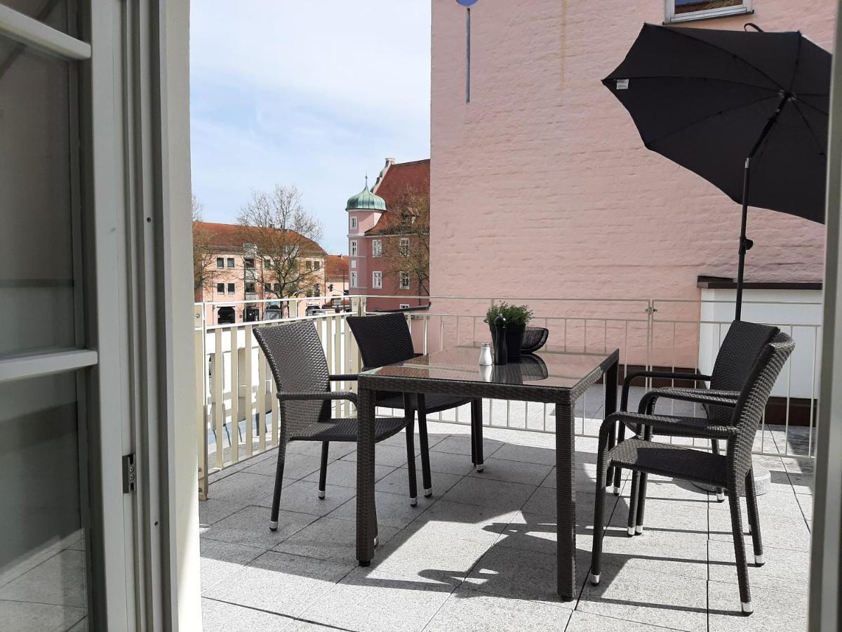 Apartment 4-6 Personen I 80Qm I Altstadt I Dachterasse I Parkplatz 施特劳宾 外观 照片